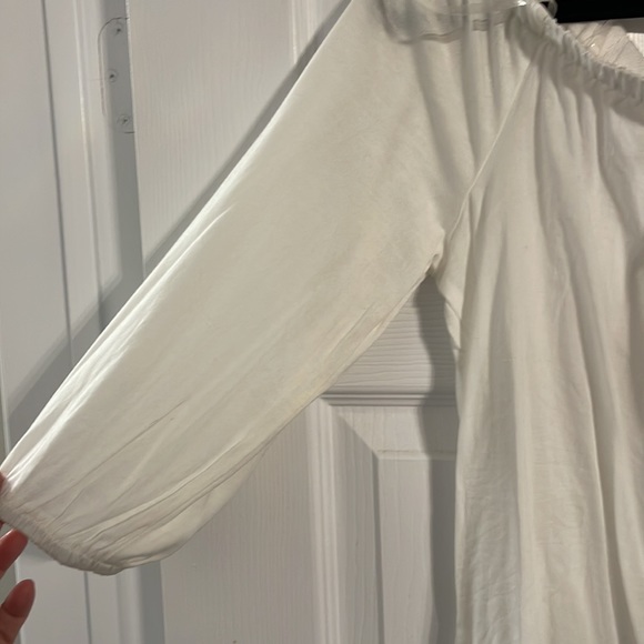 Off White Top - can be worn off shoulders or on - brand new - Picture 3 of 5